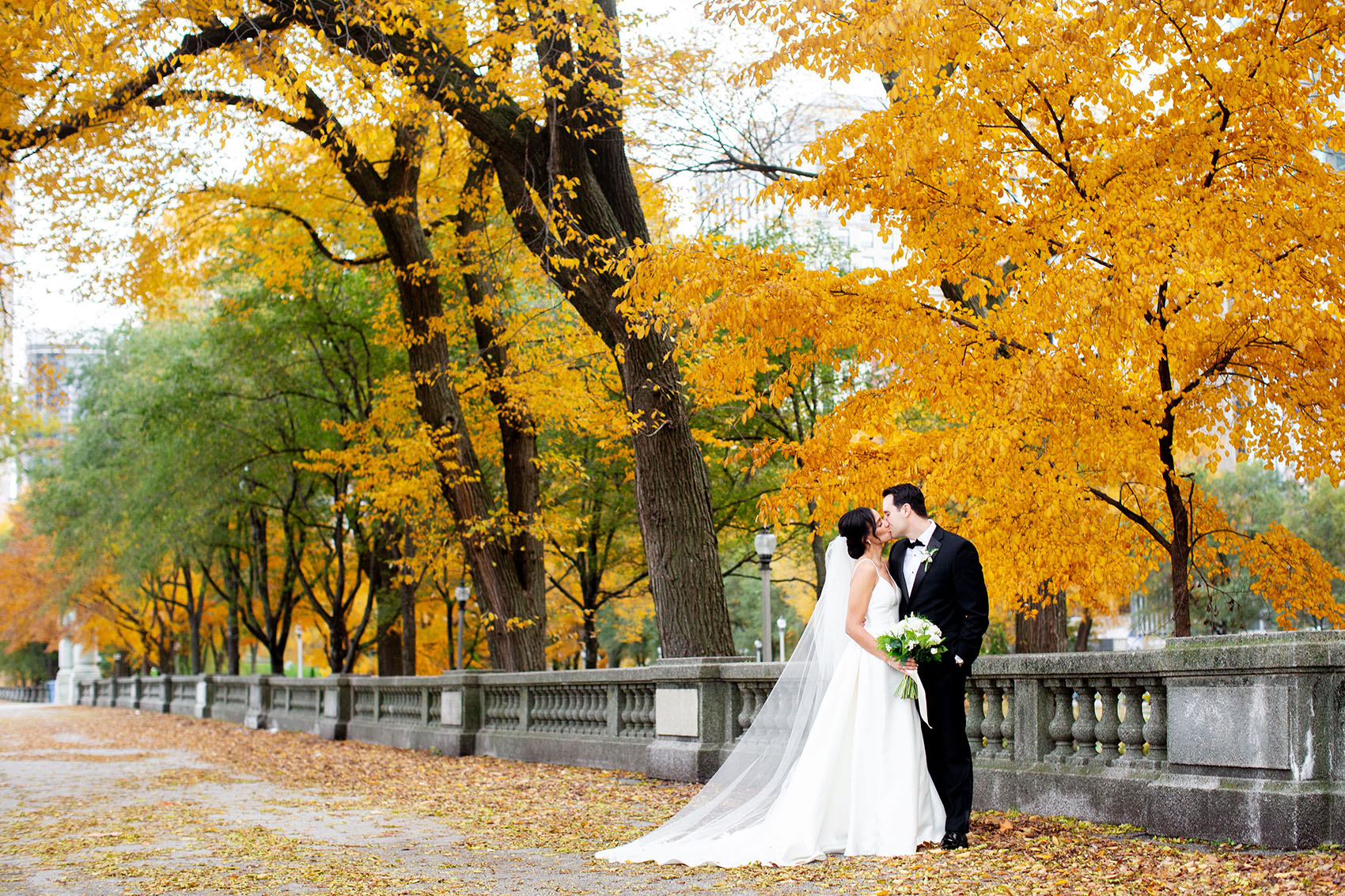 best fall wedding photo locations in chicago