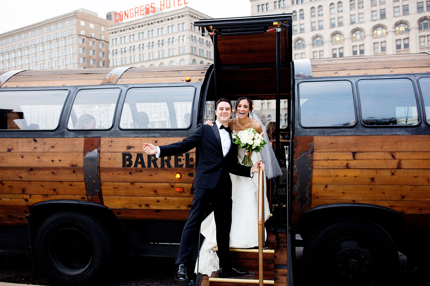 barrel bus chicago for wedding