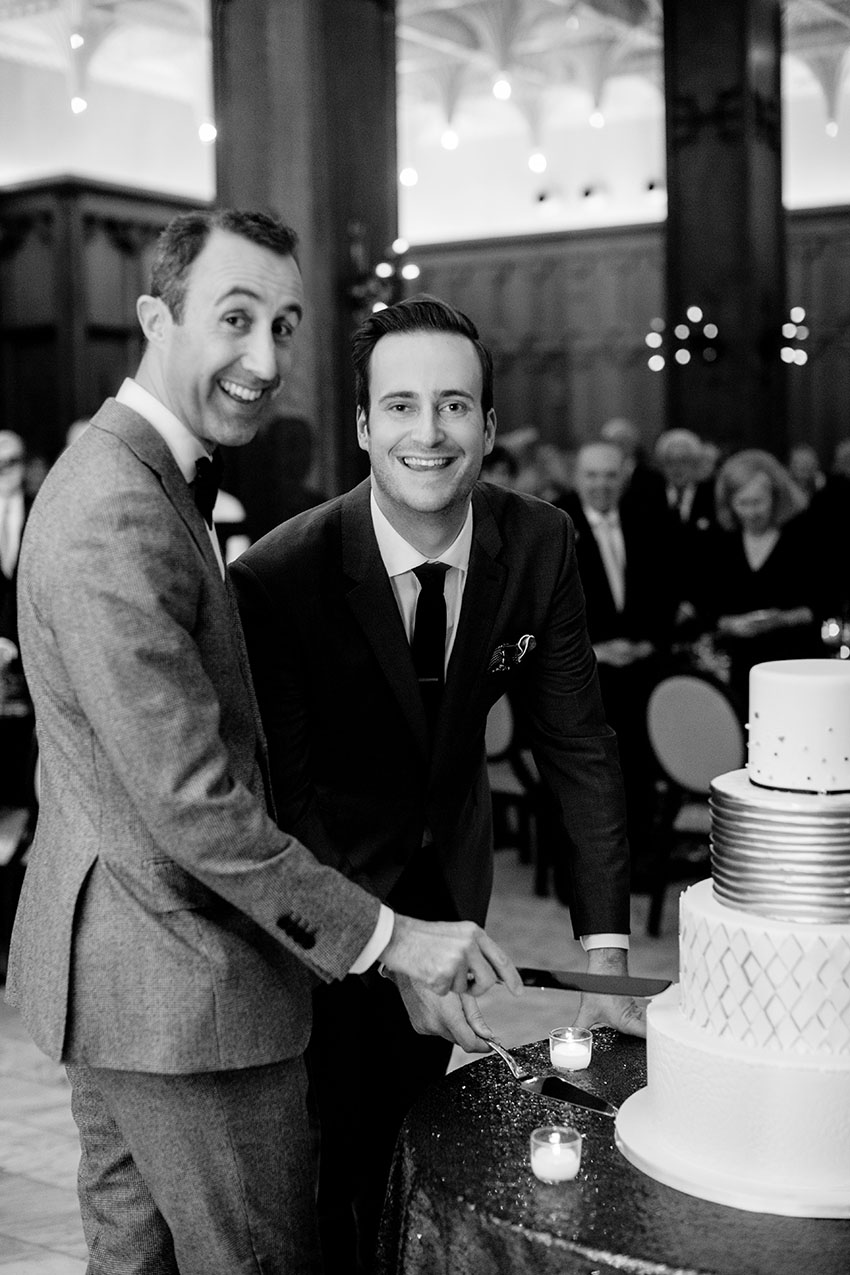 cute cake cutting photos at the chicago athletic association hotel
