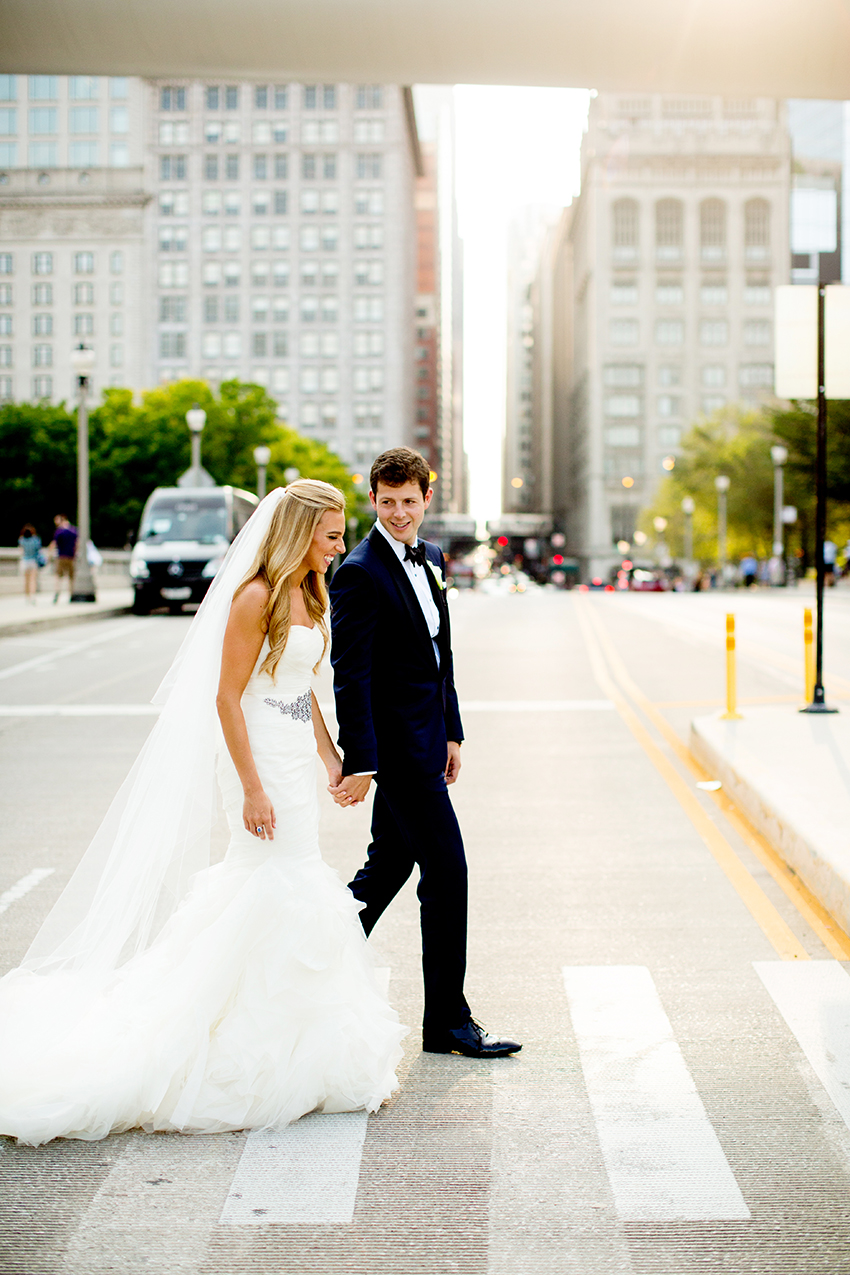 couple walking in chicago